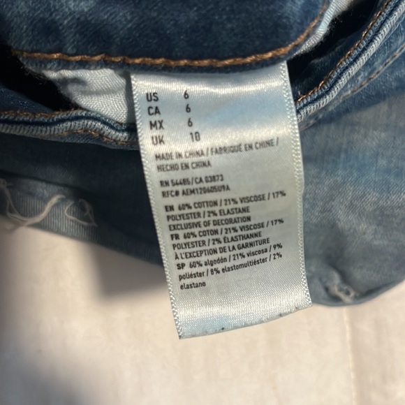 American Eagle Super stretch, super low shortie size 6 - Picture 3 of 3